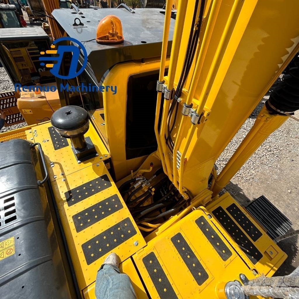 Komatsu PC200-8 Εκσκαφείς με ερπύστριες