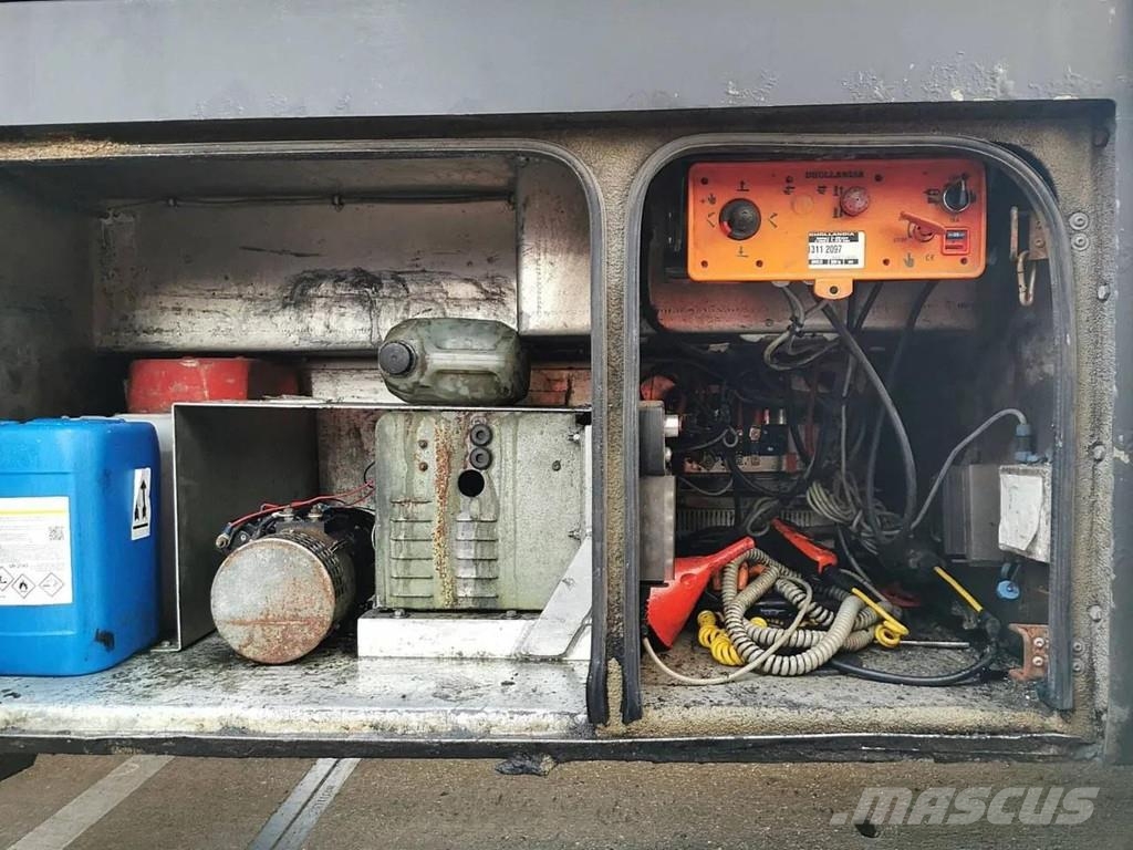 Berdex NO BERDEX HMK 4 stock livestock trailer SPF Naczepy do transportu zwierząt