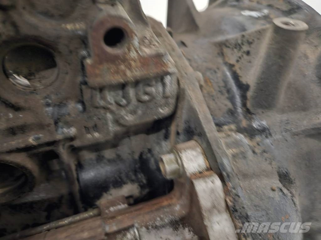 Isuzu 4JG1T Двигатели