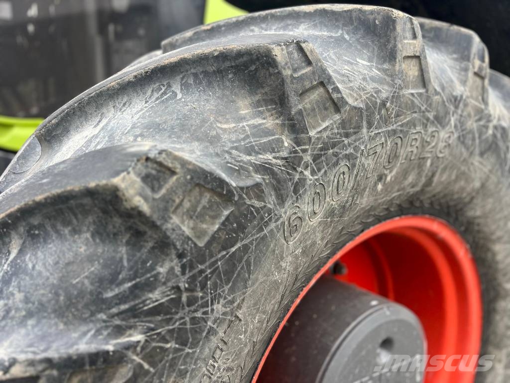CLAAS Axion 830 Cmatic Трактори