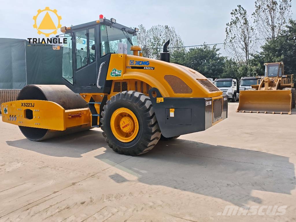 XCMG XS 223 J 싱글 드럼 롤러