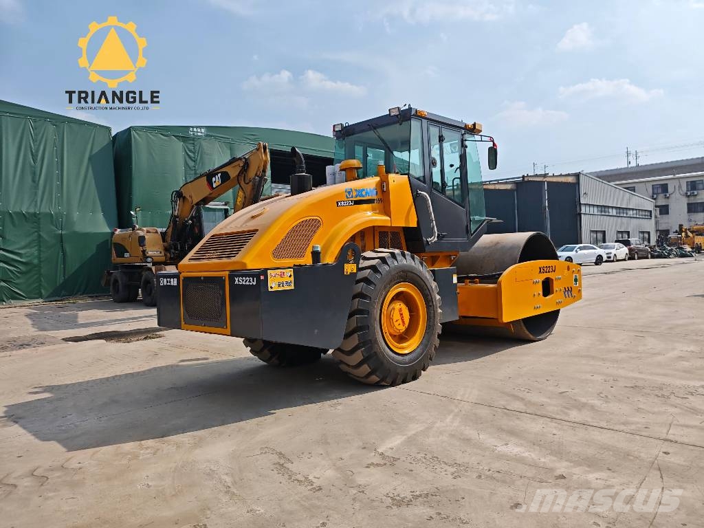XCMG XS 223 J 싱글 드럼 롤러