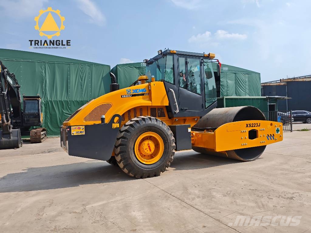 XCMG XS 223 J 싱글 드럼 롤러