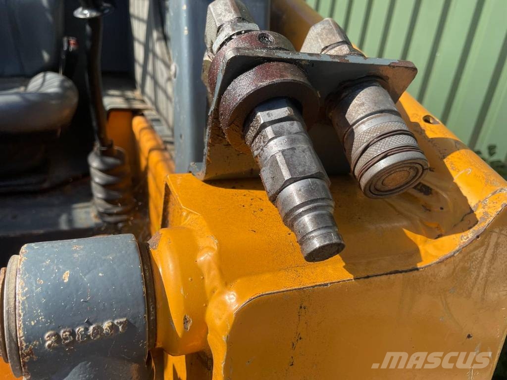 Mustang 2026 bobcat s100 s130 滑移轉向裝載機