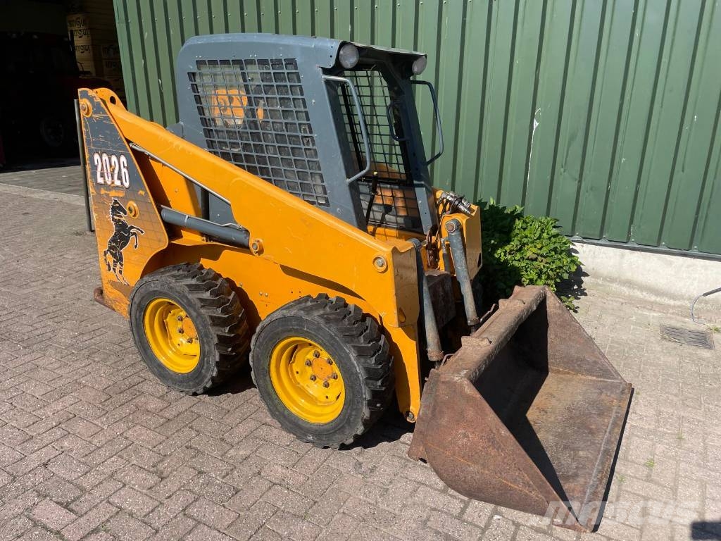 Mustang 2026 bobcat s100 s130 滑移轉向裝載機