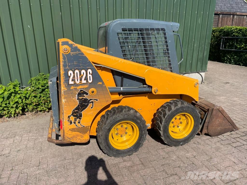 Mustang 2026 bobcat s100 s130 滑移轉向裝載機