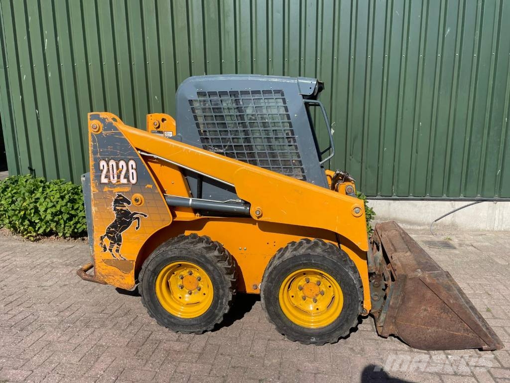Mustang 2026 bobcat s100 s130 滑移轉向裝載機