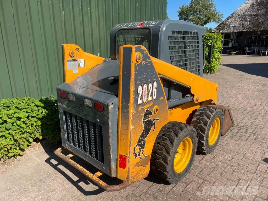 Mustang 2026 bobcat s100 s130 滑移轉向裝載機