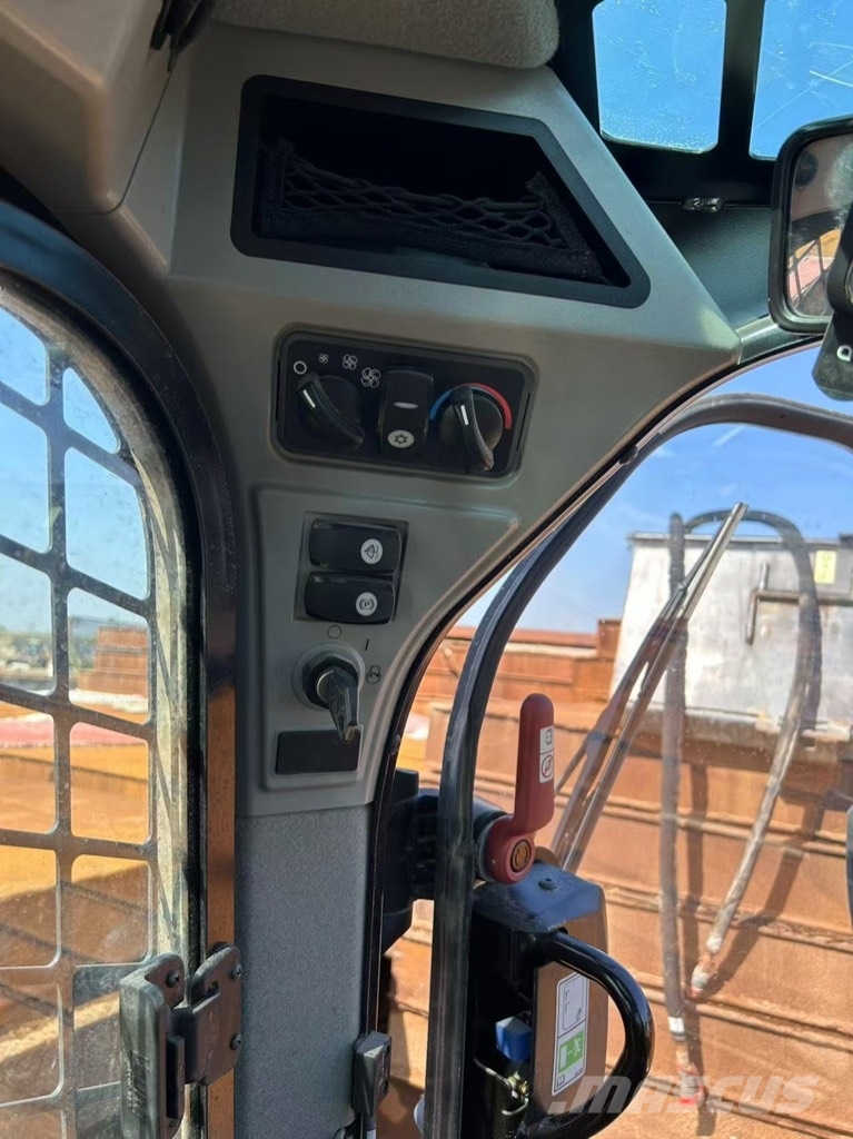 CAT 262 D Skid steer loaders