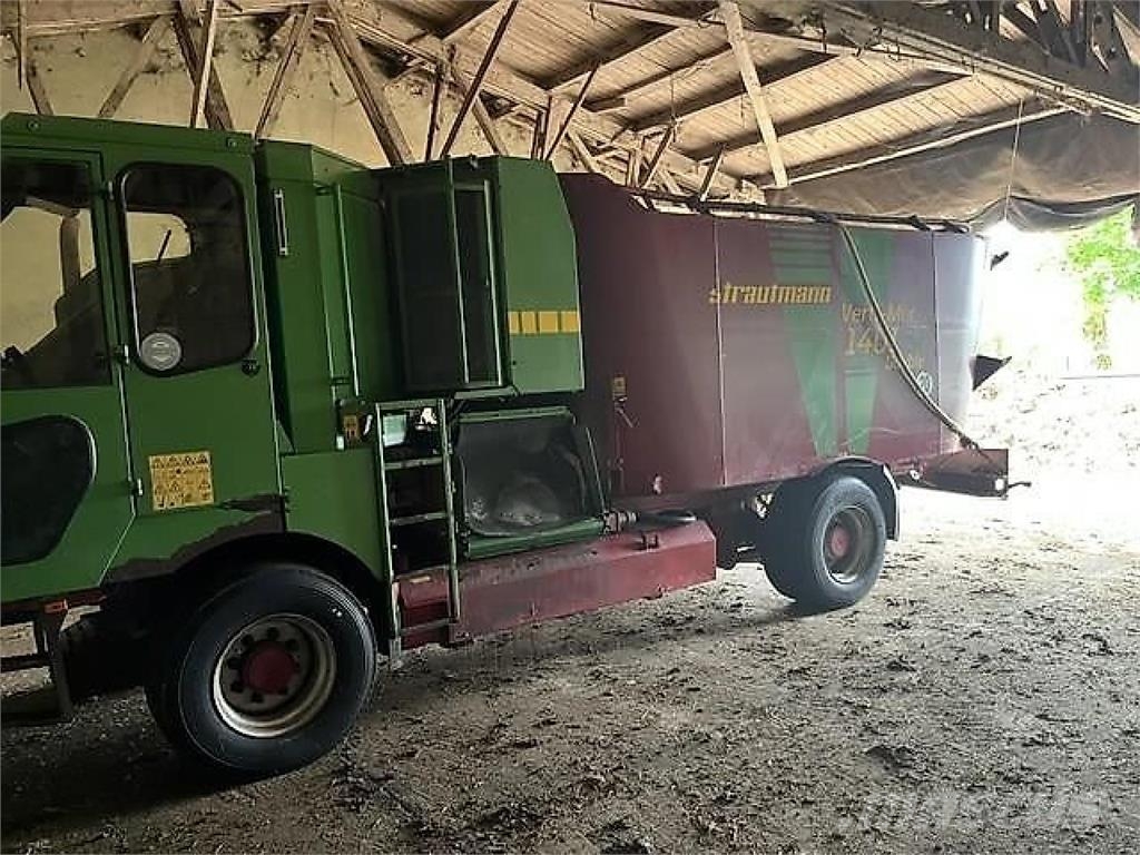 Strautmann VertiMix 1401 SF ملقمات خلاط