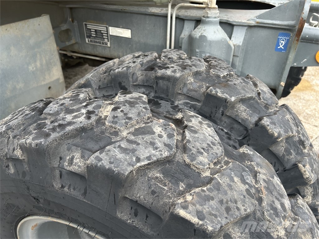 Liebherr A 910 Compact 轮式挖掘机