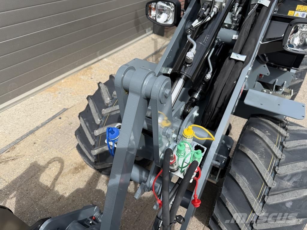 GiANT G2700 HD+ minishovel NIEUW agri uitvoering لوادر بعجل