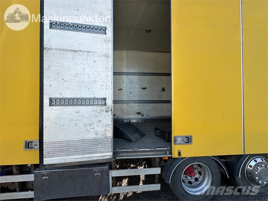Scania R420LB6X2*4 Autocamioane