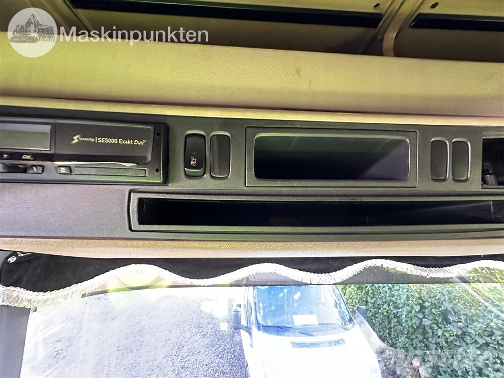 Scania R420LB6X2*4 Autocamioane