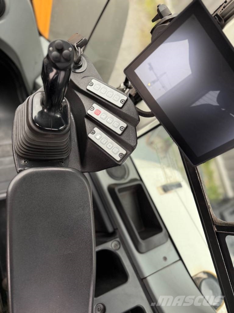 Liebherr L 586 X POWER / 2022 لوادر بعجل