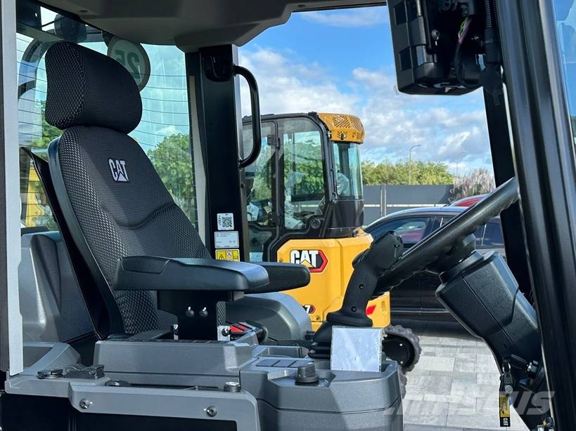 CAT 906 * BRAND NEW Wielladers
