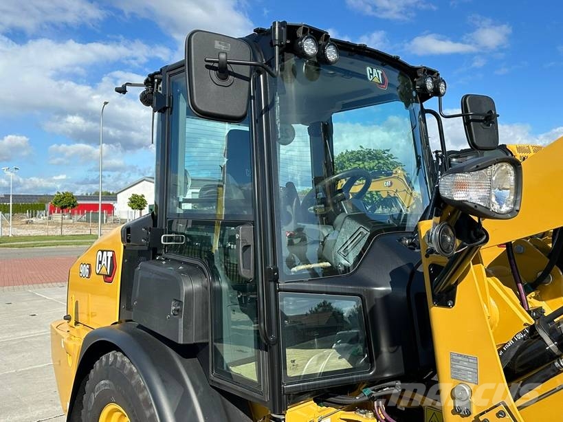 CAT 906 * BRAND NEW Wielladers