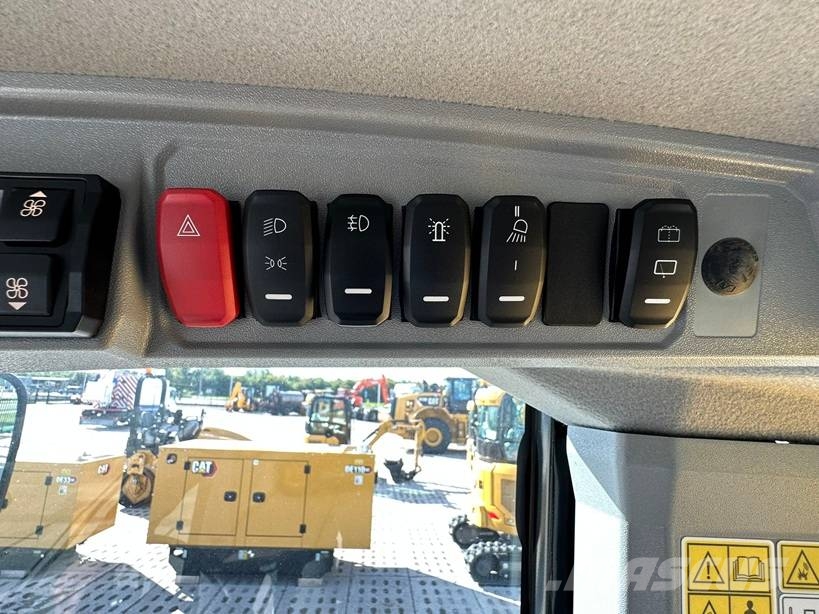 CAT 906 * BRAND NEW Wielladers