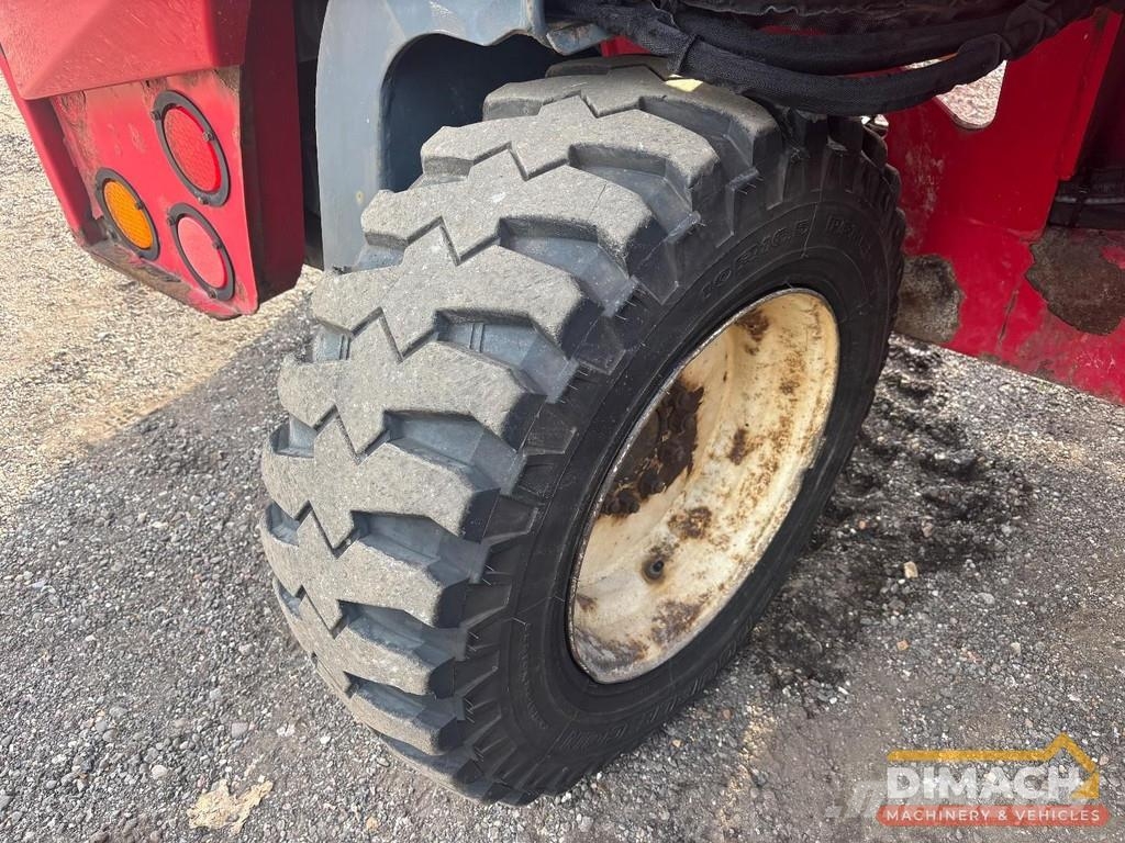 Moffet M10 25.4 telescopic boom - CE - Kubota engi Kravas mašīnām piestiprināmie pacēlāji
