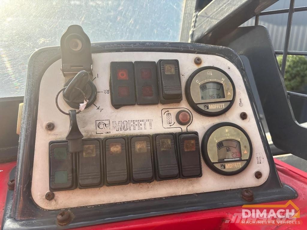 Moffet M10 25.4 telescopic boom - CE - Kubota engi Kravas mašīnām piestiprināmie pacēlāji