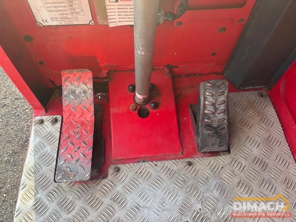 Moffet M10 25.4 telescopic boom - CE - Kubota engi Kravas mašīnām piestiprināmie pacēlāji