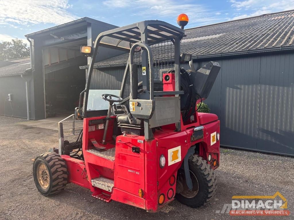 Moffet M10 25.4 telescopic boom - CE - Kubota engi Kravas mašīnām piestiprināmie pacēlāji