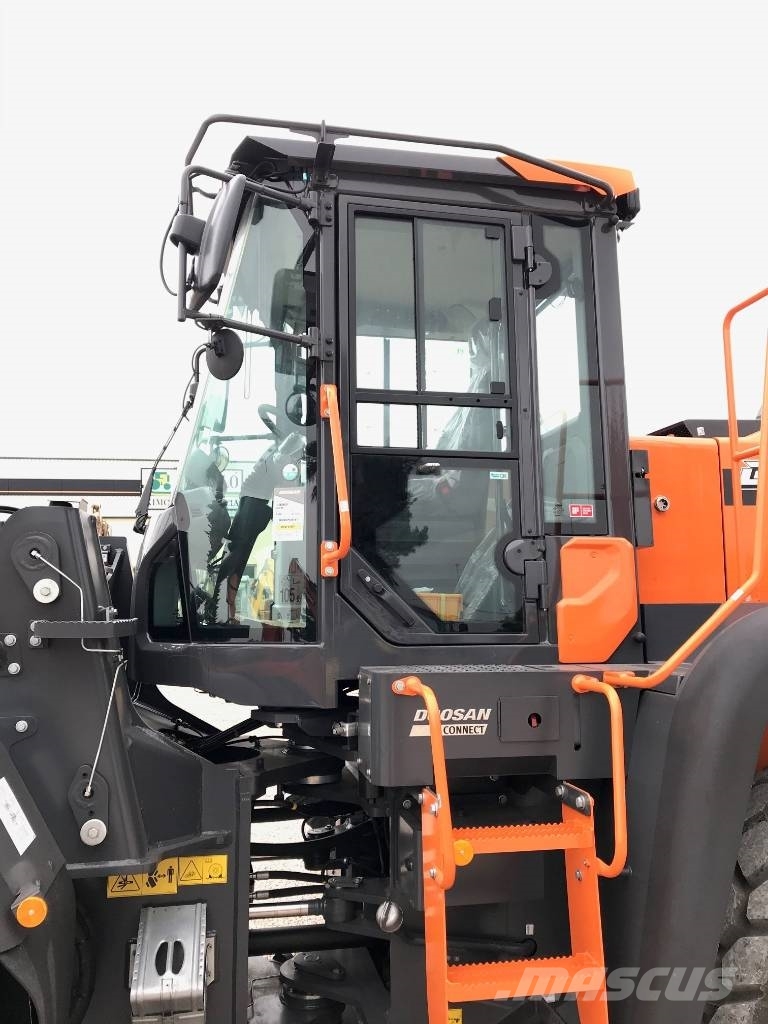 Develon DL 320-7 Колесни товарачи