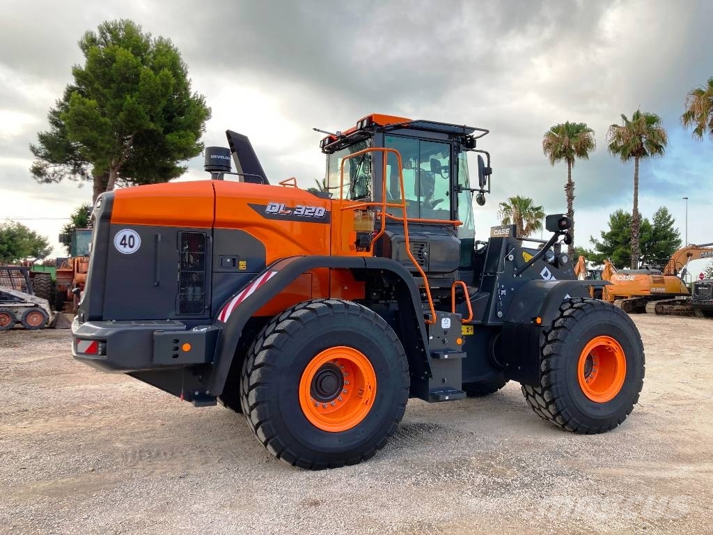 Develon DL 320-7 Колесни товарачи