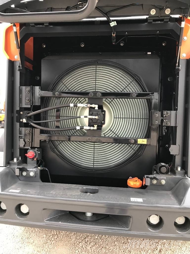 Develon DL 320-7 Колесни товарачи