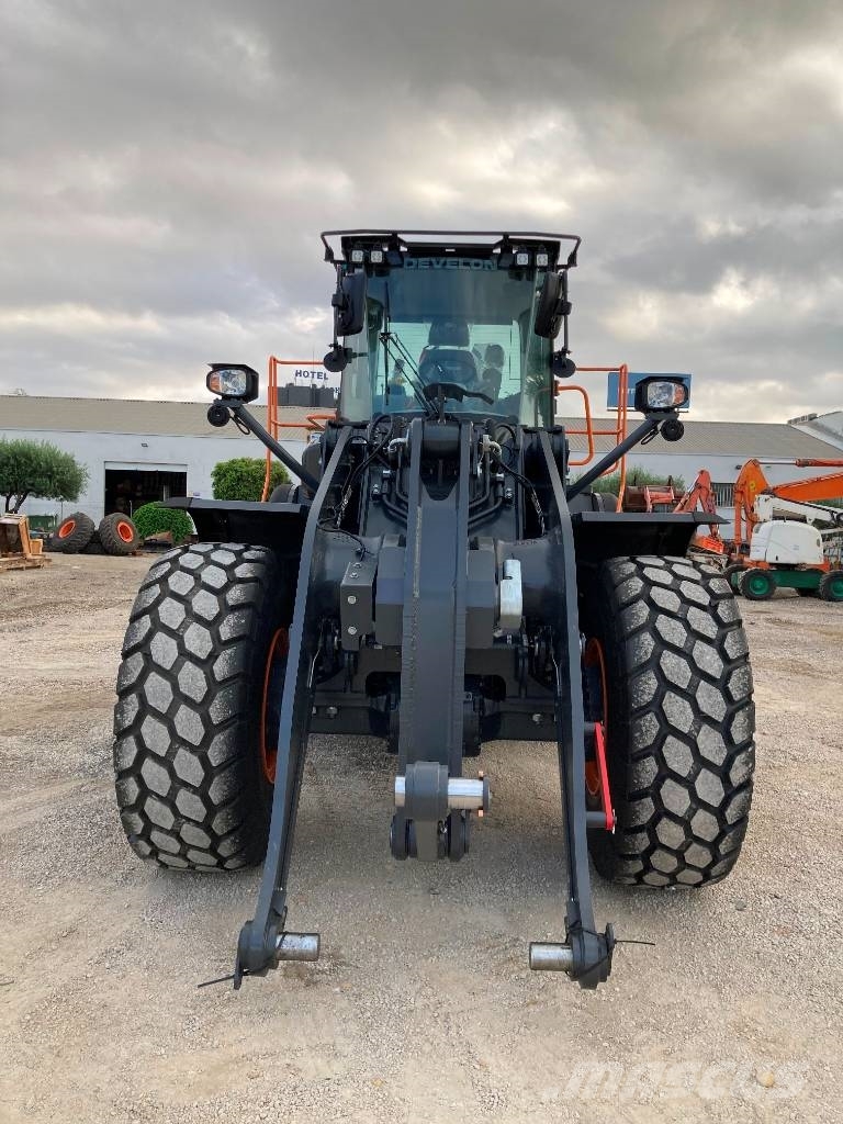 Develon DL 320-7 Колесни товарачи