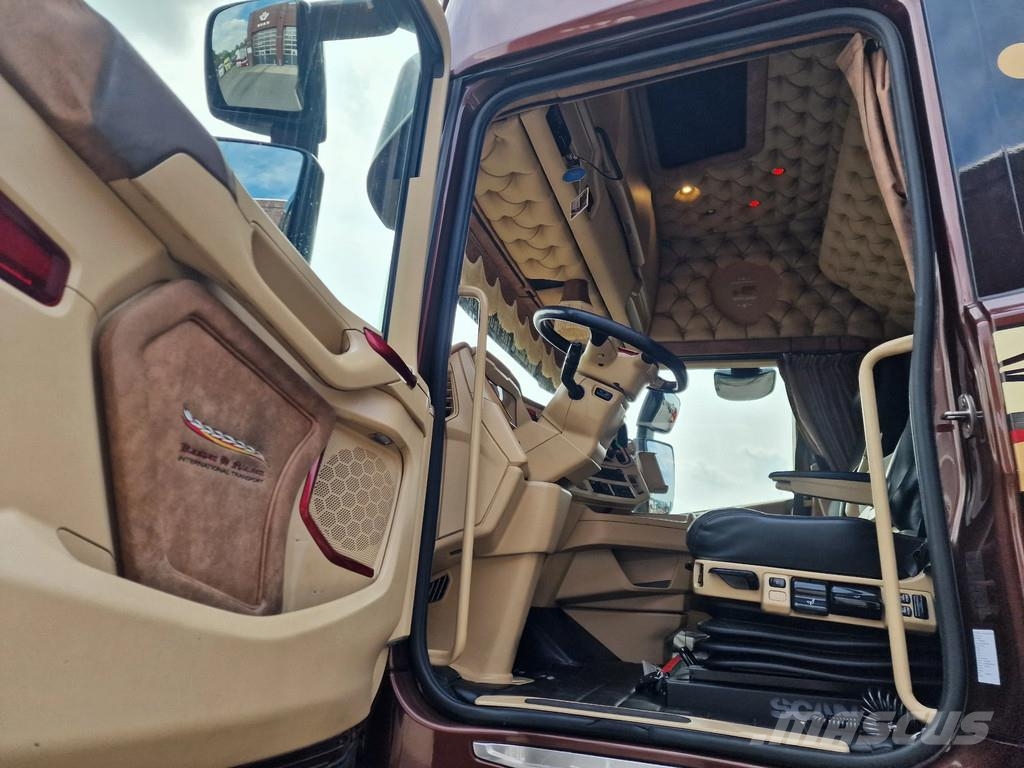 Scania S520 V8 NGS - full air - retarder- opticruise - al Camiones caja cerrada
