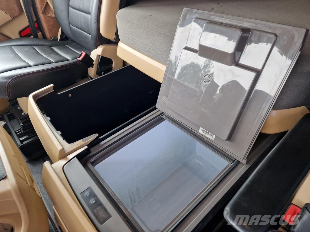 Scania S520 V8 NGS - full air - retarder- opticruise - al Camiones con caja de remolque