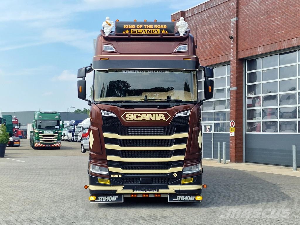 Scania S520 V8 NGS - full air - retarder- opticruise - al Camiones con caja de remolque