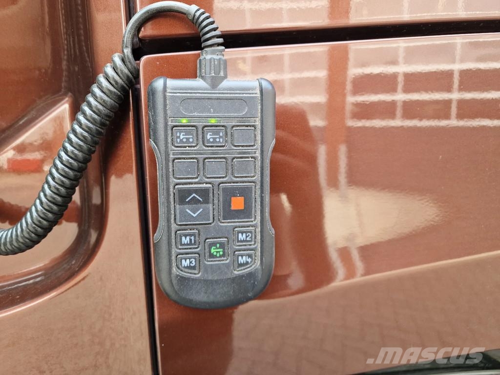 Scania S520 V8 NGS - full air - retarder- opticruise - al Camiones con caja de remolque