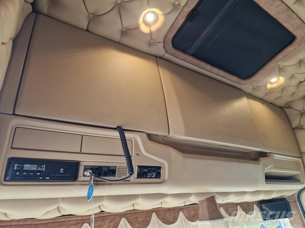 Scania S520 V8 NGS - full air - retarder- opticruise - al Camiones con caja de remolque