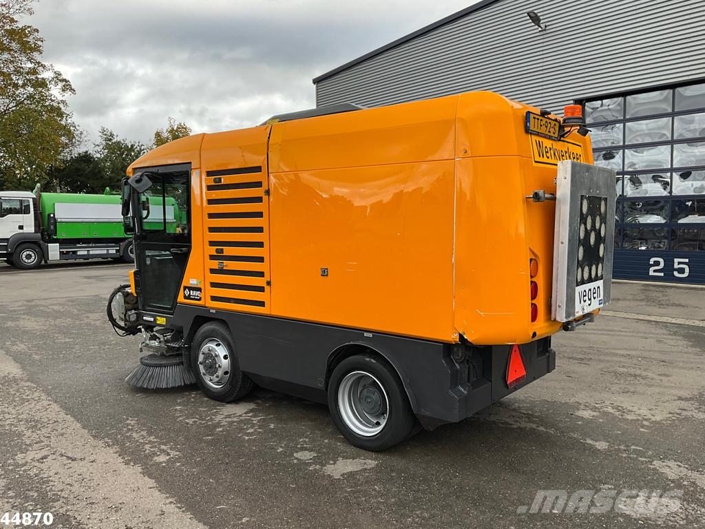 Ravo 540 with 3-rd brush Sweeper trucks