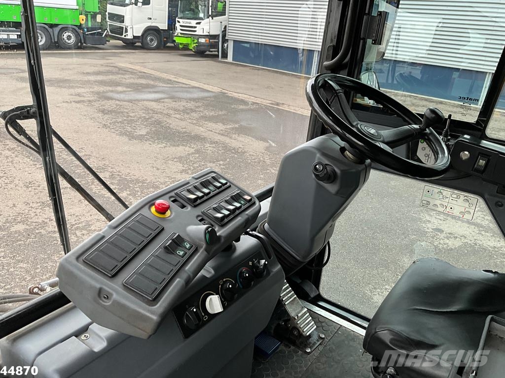 Ravo 540 with 3-rd brush Sweeper trucks