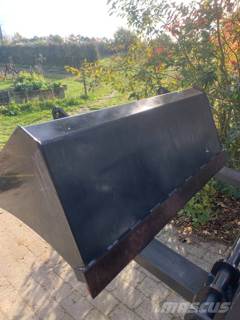 Farmtrac FT 25G HST جرارات مدمجة