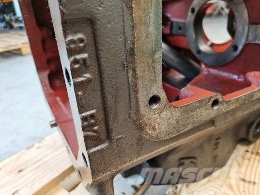 CLAAS Ares 657 differential case Rama i zawieszenie