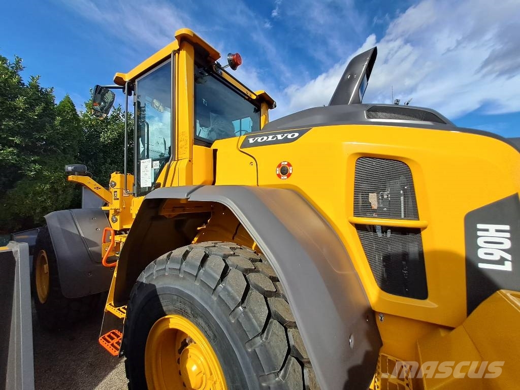 Volvo L90H u prispeću Cargadoras sobre ruedas