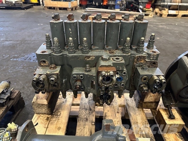 Liebherr 944 C HYDRAULIC BLOCK Hidráulicos