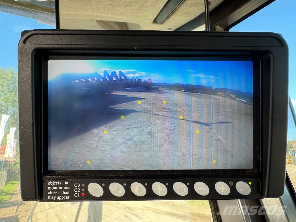 Volvo G960B - 4.90 Meter Blade / Backup Camera Grader