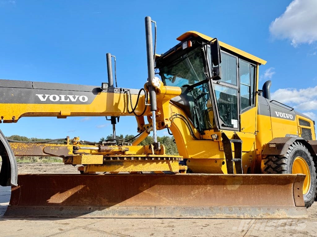 Volvo G960B - 4.90 Meter Blade / Backup Camera Grader