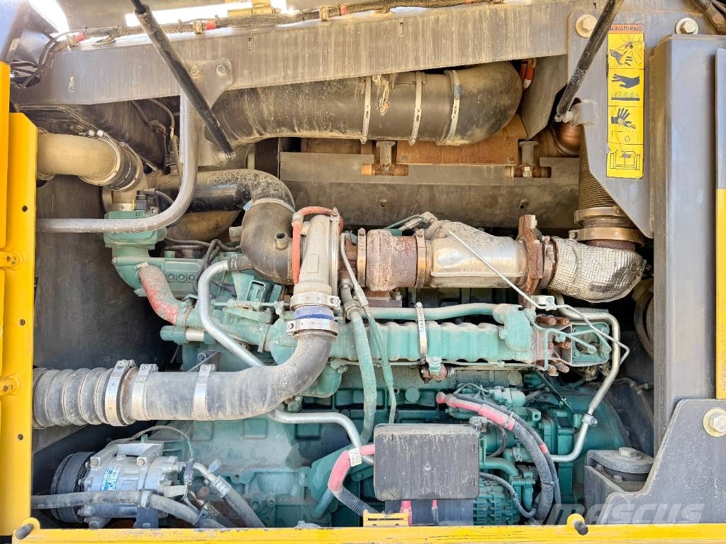 Volvo G960B - 4.90 Meter Blade / Backup Camera Grader