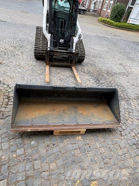 Bobcat T 76 Lietoti riteņu kompaktiekrāvēji