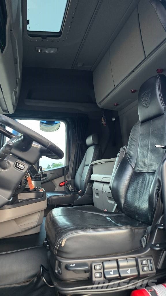 Scania R 650 شاحنات أشجار