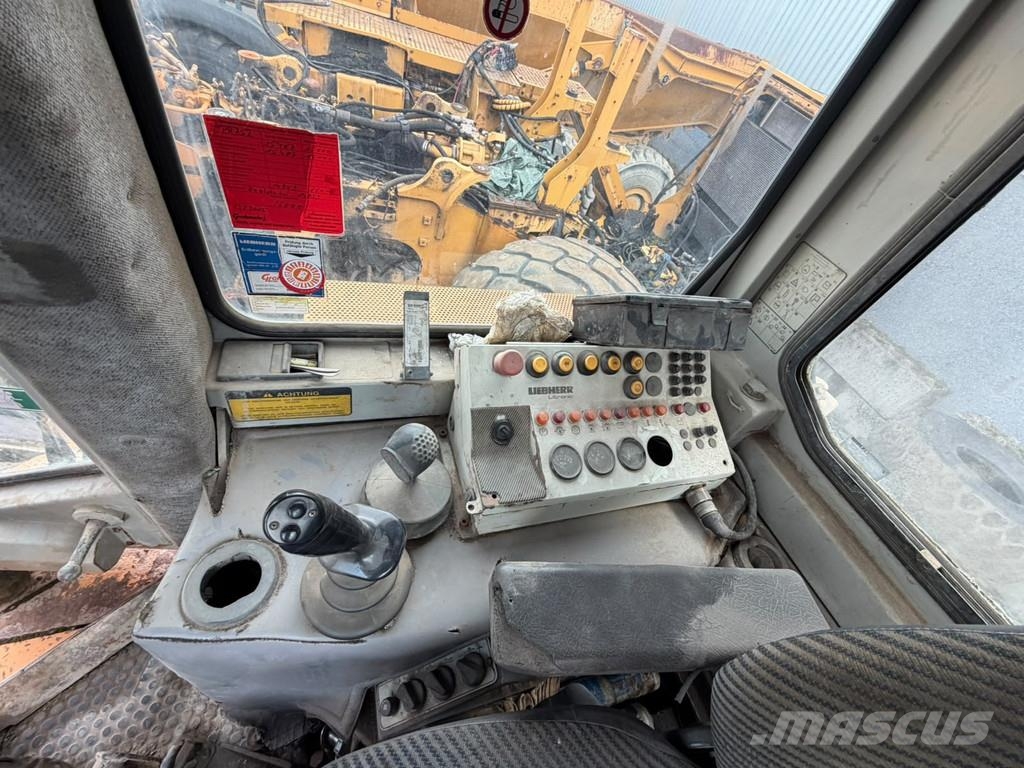 Liebherr PR752 | Spare parts only Crawler dozers