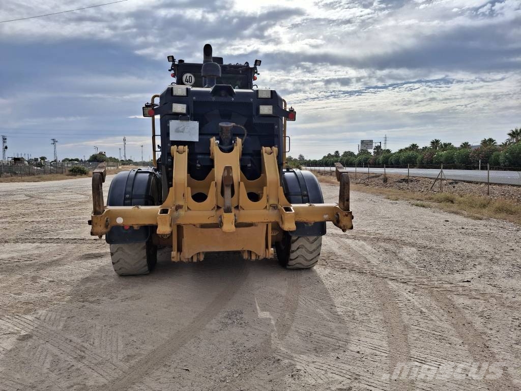 CAT 120 M 2 AWD Niveladoras