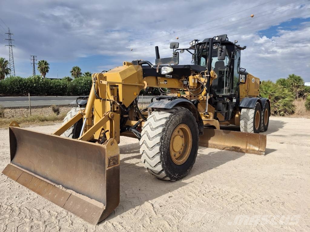 CAT 120 M 2 AWD Niveladoras