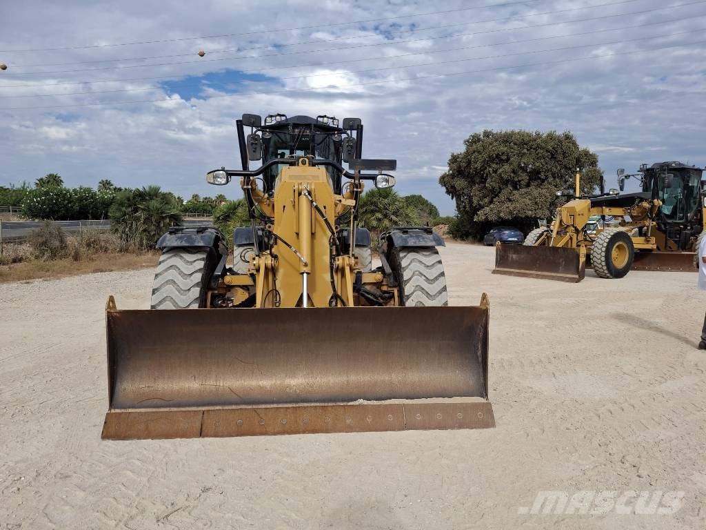 CAT 120 M 2 AWD Niveladoras